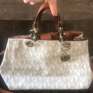 Michael Kors tote